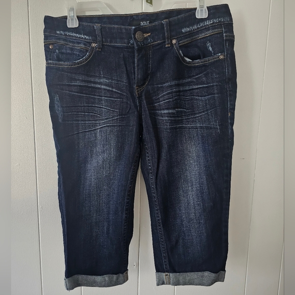 A.N.A Jean Capri - Picture 1 of 5